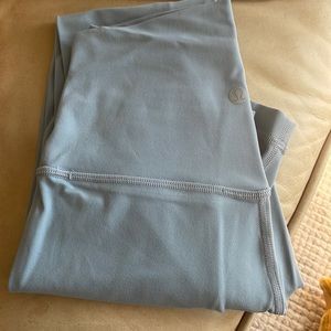 Lululemon Align High Rose 25” in Chambray size 2. Like New condition.